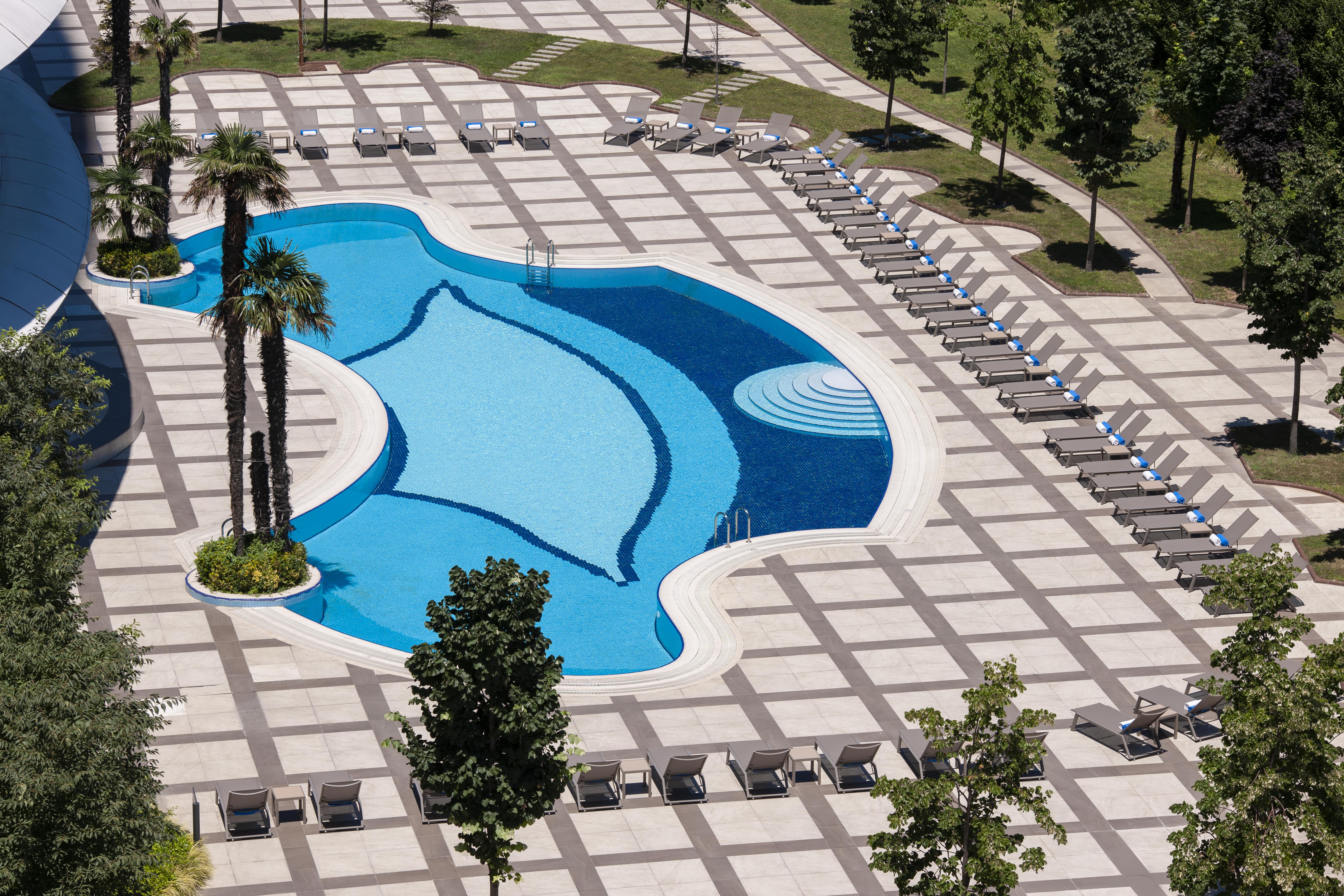 精英世界欧洲酒店 伊斯坦布尔 外观 照片 Pool at the hotel