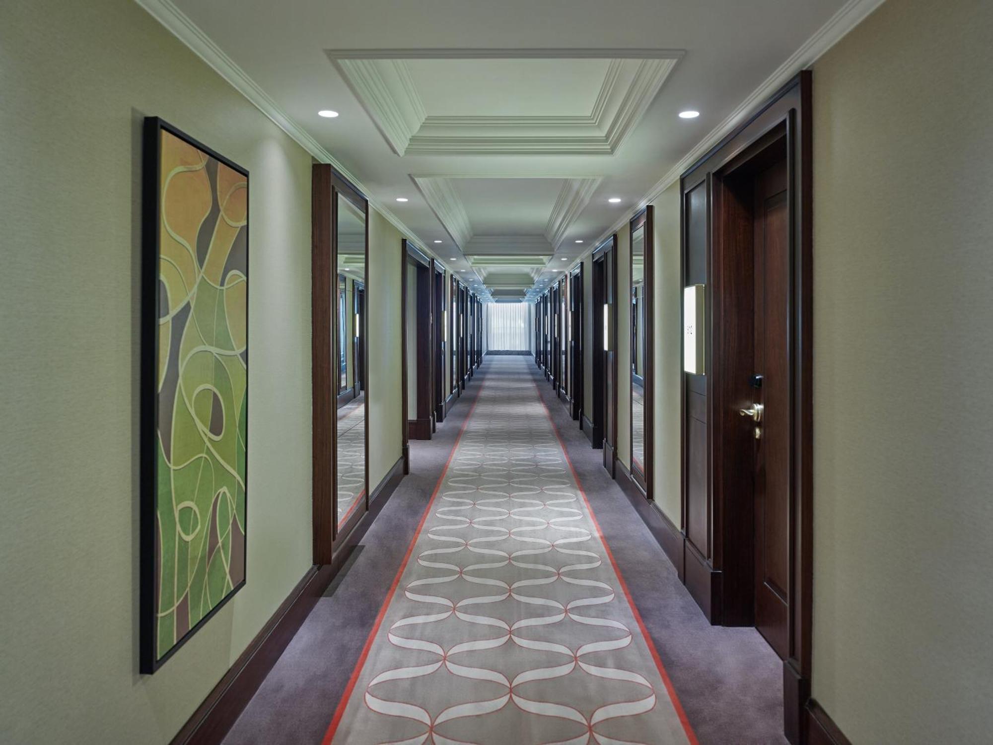 精英世界欧洲酒店 伊斯坦布尔 外观 照片 A corridor at the hotel