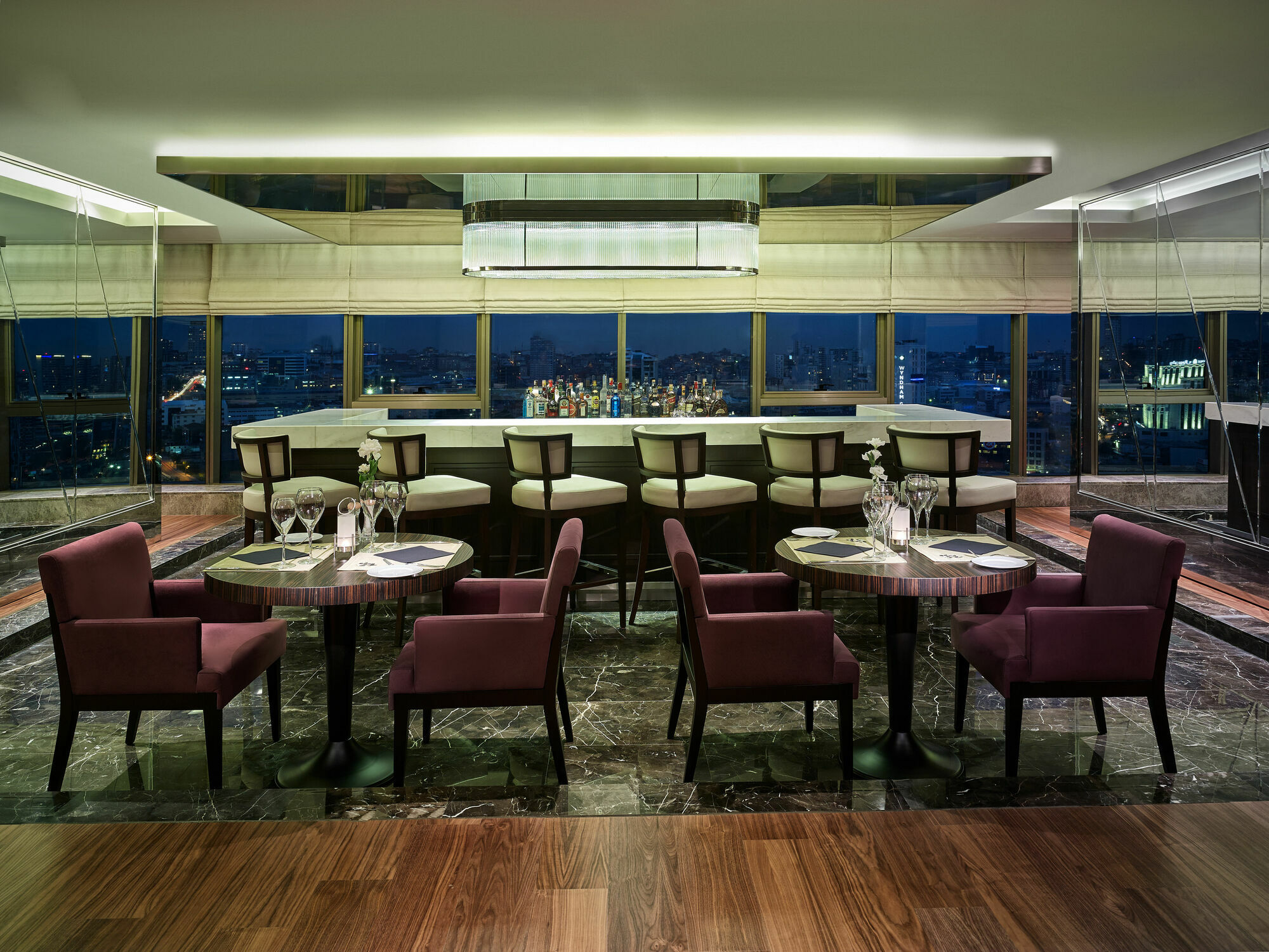 精英世界欧洲酒店 伊斯坦布尔 外观 照片 The bar at the 39th floor